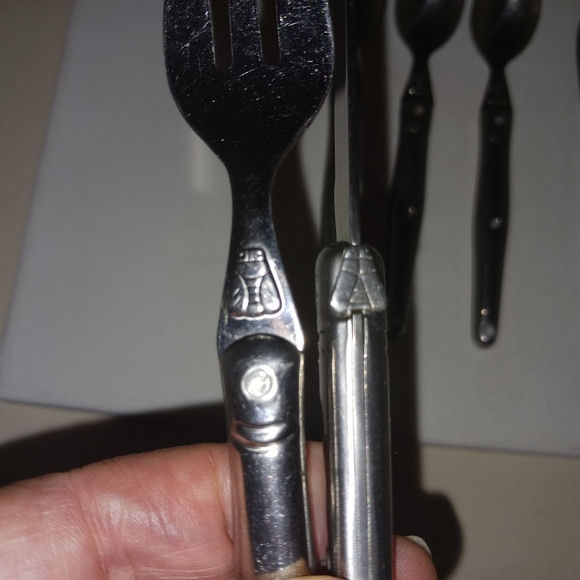 Laguiole Stainless Steel Cheese Forks / Knives, Spreaders & Spoons, … - Picture 5 of 10